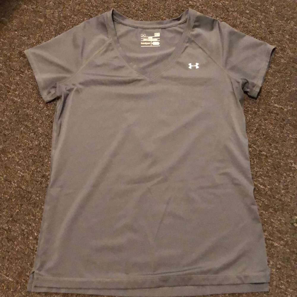 UA workout tee medium